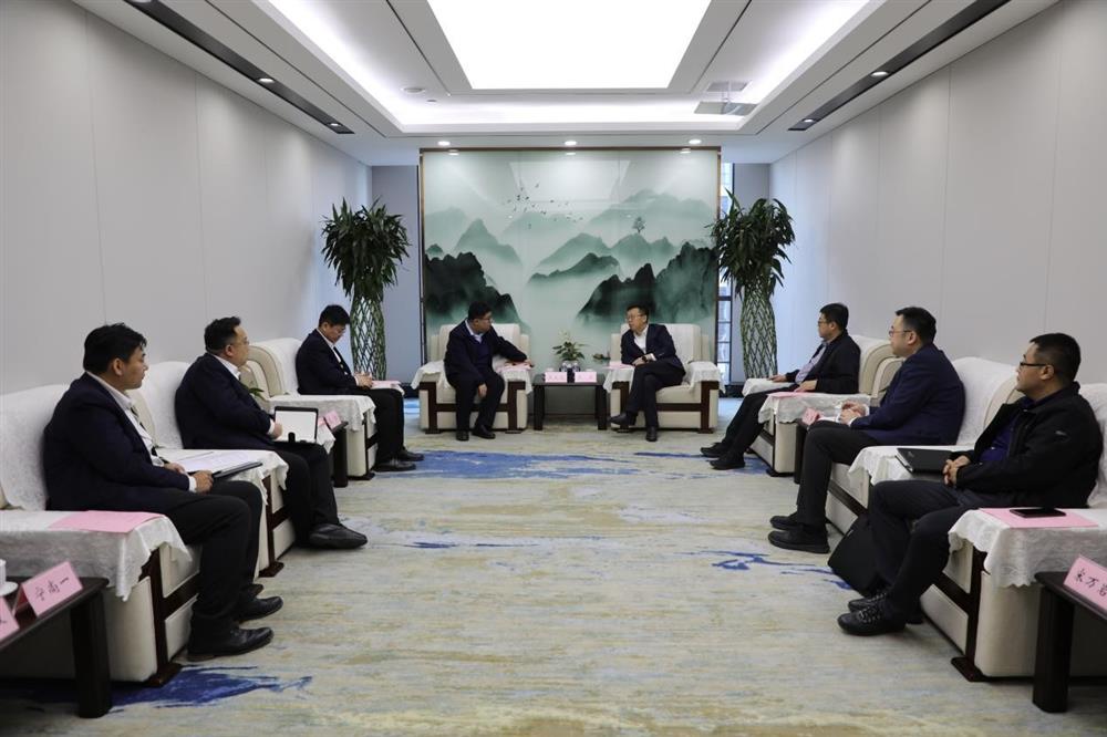 深化銀企合作！ 威海銀行濟(jì)南分行一行到產(chǎn)發(fā)集團(tuán)洽談合作